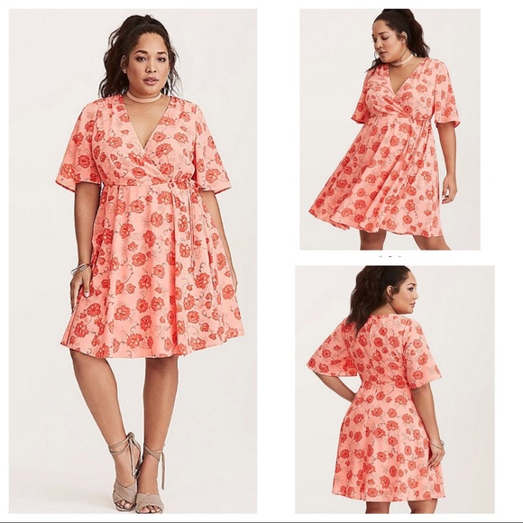 torrid Dresses & Skirts - NWT Torrid Floral Wrap Dress